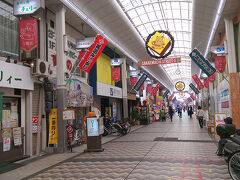 ●サカエマチ1番街＠阪急池田駅前

駅前にアーケード街がありました。
お昼ですが、ボチボチ…ですね。

