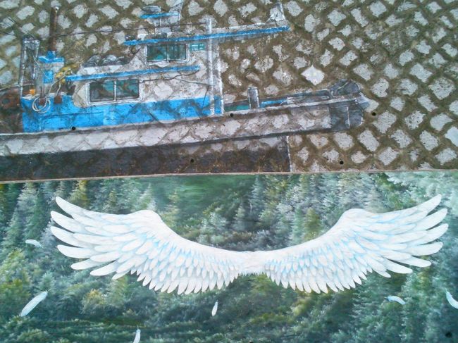 壁画はマウル内の通りの壁や一般住宅の住宅壁に描かれています。