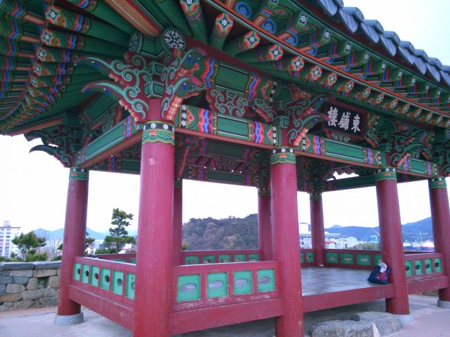 マウルの真ん中は小高い丘になっています。