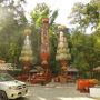Wat Pha Lat   ﾜｯﾄﾄﾞｲｽﾃｰﾌﾟの手前の心安らぐﾜｯﾄ  でもちょっと　不気味