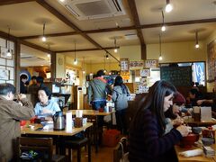 早速お昼ご飯にします。小田原漁港にあるお店に入りました。

海鮮丼屋・海舟