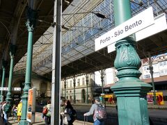 アヴェイロ11:19発の電車はポルトのサン･ベント駅へ12:20に到着！
ポルトガルの電車を計４回乗ったが、どれも定刻通りでかなり優秀。

プラットホームはこれぞ、ザ･ヨーロッパってな趣き。