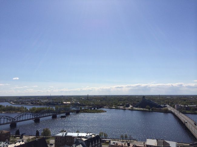 川がキラキラしてきれい