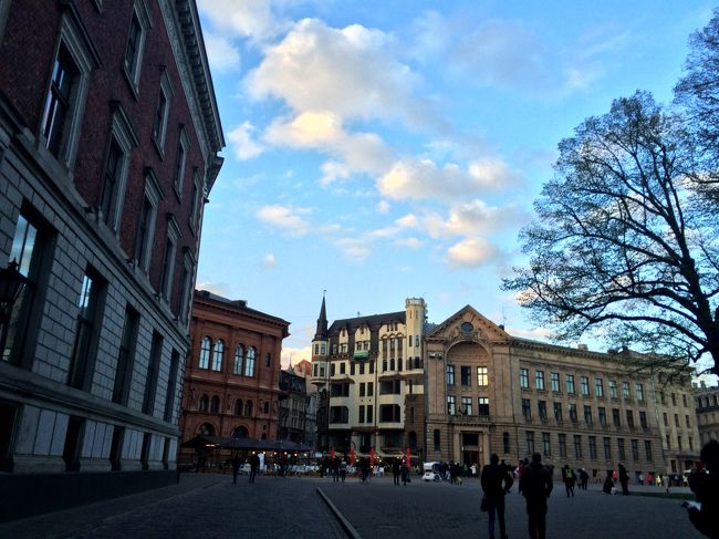 パイプオルガンコンサートが終わったのが20時ごろ。<br />まだ明るい！