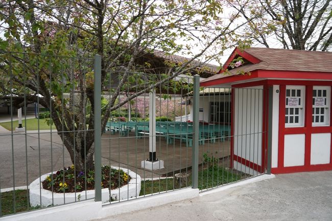 <br /><br />ここは、サクラハウスといいます。<br />日本人の方が一緒に暮らしていらっしゃいます。<br />その公園です。