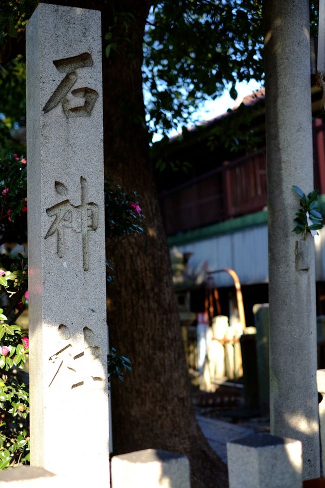 本星崎駅の近くの石が御神体の石神社