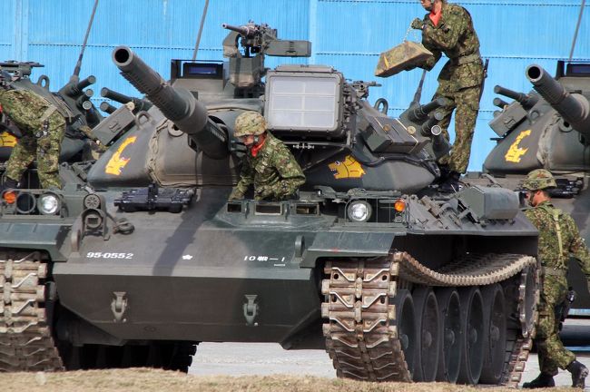 ここまでの議員などの長ったらしい話は抜きます。<br />戦車に搭乗