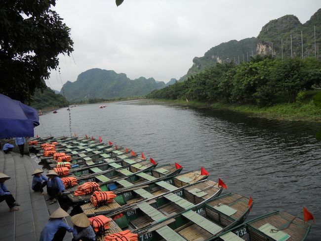 このボートに乗って行きます。