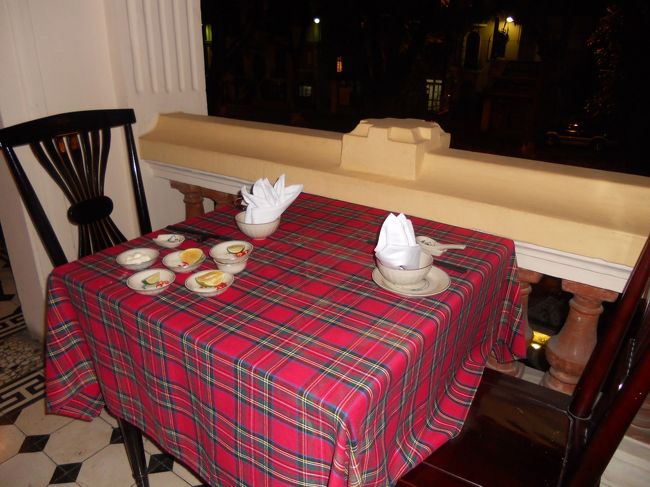 テラス席は、とても気持ちいい。<br />薄手の長そでで、ちょうどいい感じ。<br />でも、現地の人はダウンとか着てる。ちなみに、昼間は２５度くらいあります。