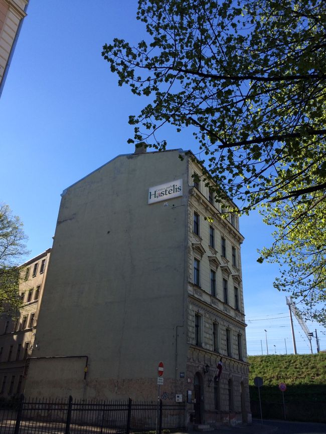 いざ出発。<br /><br />リガでお世話になったホステルの外観です。