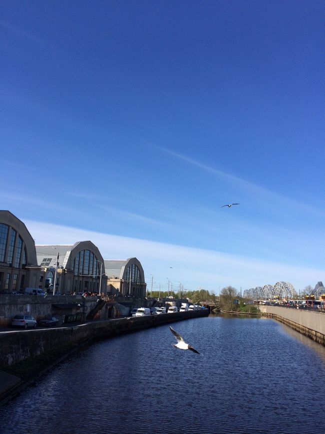 バスのチケットを買った後、出発の時間まで市場を物色。