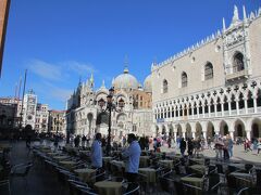 Basilica di San Marco（サン・マルコ寺院）を臨む