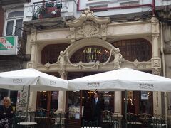 サンタ・カタリナ通りにある、有名カフェマジェスティック。
朝いちでいくとガラガラです。