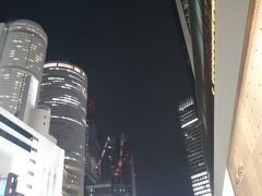 快適な30分を堪能してる間に名古屋に到着。

名古屋駅の滅茶苦茶な発着を堪能したら移動します。