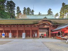 延暦寺は3地区全てに中心となる仏堂があり、これを中堂と呼ぶそうです。
根本中堂は東塔地区の最大の仏堂であり延暦寺の総本堂だとか