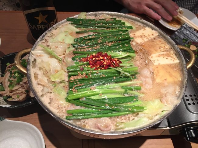 14:00pm<br />旅のメイン！<br />もつ鍋。<br /><br />もつ鍋ってこないに美味しいのね。<br />