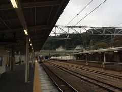 電車で数駅の金谷駅に到着。

そこはかとなく秘境感が漂う気がするのは気のせいか？