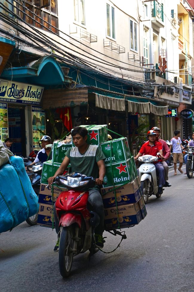 これだけのビールを<br />バイクで運ぶのは凄いやぁ！！