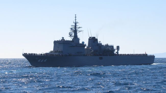 掃海母艦「ぶんご」４６４<br />思いっきり逆光です・・・<br />