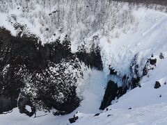 フレペの滝は凍っていた。