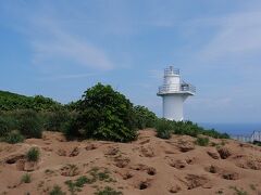 ウトウの巣穴と灯台