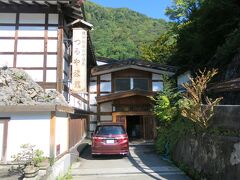 ということで一気にすっ飛ばして白骨温泉に到着。今回の宿はつるや旅館というお宿です。