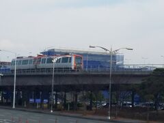 17：30金海空港到着。ホテルには釜山金海軽電鉄から地下鉄を乗り継いで向かいます。軽電鉄沙上駅で地下鉄２号線（海雲台方面）に、西面駅で１号線（南浦洞方面）に乗り換え、中央駅で下車します。ホテルは駅から徒歩３分の「クラウン・ハーバー・ホテル」です。ビジネス街なので賑やかさはありませんが、新しく快適なホテルでした。