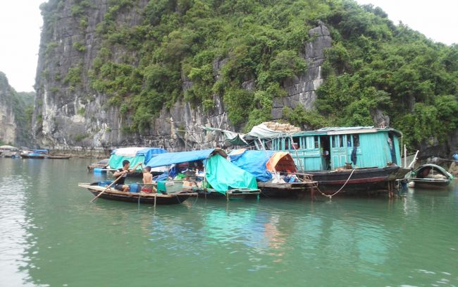 漁村の家が見えてきました