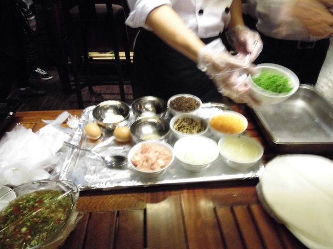 食事のあとはデッキで春巻き講習会です