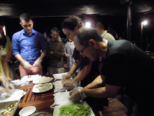 パパリン頑張ってます<br /><br />あとは揚げ春巻きをみんなで食べました<br />おいしかった〜〜<br />