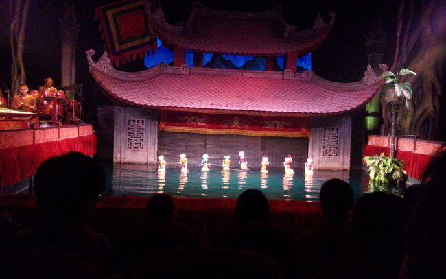 水上人形劇をみました