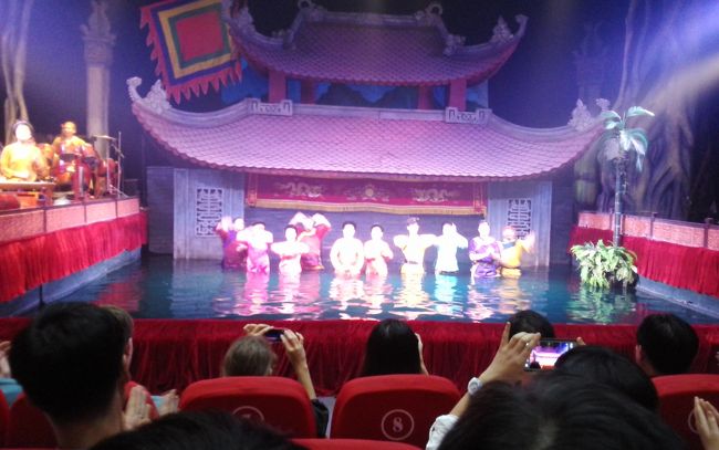 最後は人形を動かす出演者が出てきて挨拶をされました<br /><br />楽しかったです