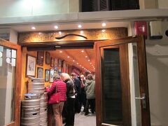 4軒目で本日のトリは、LA Cuchara Desan Telmoです。
こちらは20時開店でした。