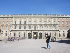 元々行こうと思っていたストックホルム宮殿へ。
ガムラスタンの２割くらいを占めてるだけあって大きい！