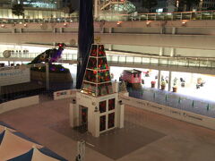 オアシス２１　銀河の広場に出来たスケートリンク
オープン３日前です。