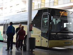 なぜかラリネア行きだけかわからいけど、運賃は乗車してバスで支払うシステムだった。

2.45ユーロ