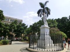アルマス広場
カルロス・マヌエル・デ・セスペデスの像