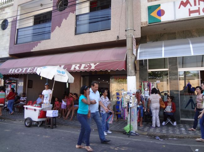 <br /><br />帰り道。<br /><br />アパレシーダ周辺を少しあ歩きました。