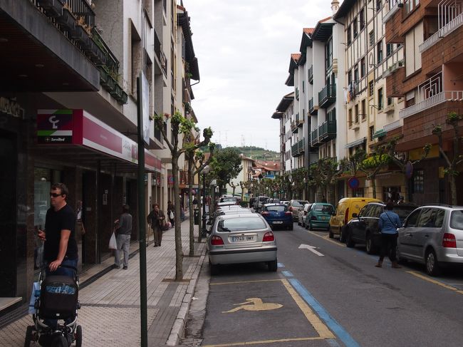 マリーナ地区に向かいます