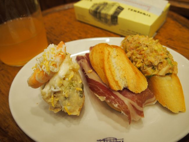 ここでカウンターのピンチョスを3つ食べて〆