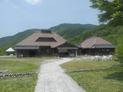 112号線沿いに6kmほど移動．
山形県鶴岡市越中山字名平の道の駅「月山」内の蕎麦屋でもり蕎麦大を食す．
5年ぶり．相変わらずの細麺の喉越しの良さ．