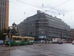 ソコス(Sokos)

ヘルシンキ中央駅の近くにある大きなデパートです。