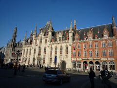 マルクト広場はブルージュの中心です