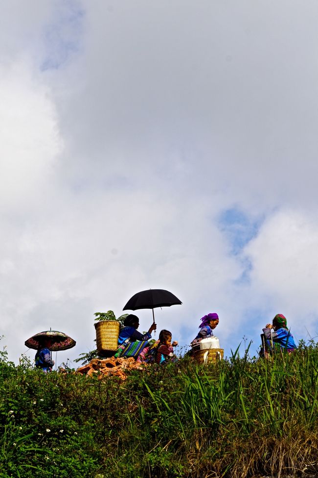 そして一旦ホテルにもどり<br />シャワーをしチェックアウト<br />ラオカイ行の車の時間がまだあるのでもう一度<br />市場に行った。