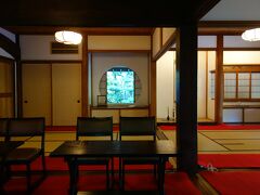 境内には書院造の和室、喜泉庵があります。ちょっと休憩。
