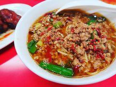 PM10時
ビール、台湾ラーメン、手羽を注文。
この時間に一人で呑みながらラーメンを食べるのは流石に初めてでしたが、念願叶って食べに来て良かったです。
台湾ラーメンも中碗位の大きさで丁度良かった。


