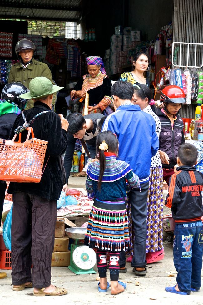 マーケットじゃ手に入らなかった品物を<br />商店街でお買い物