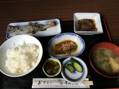 定食の名前を忘れた。
確か１６００円ぐらい。
熱々で埋まった。