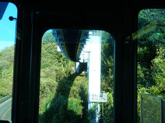 湘南モノレール　江の島駅

　龍口寺の境内のトンネルをくぐって、

　　　　　　　　　　　　　　　　終わり