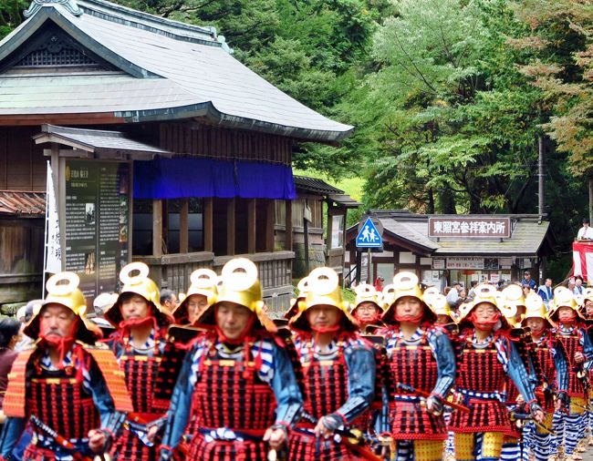 日光10 東照宮 〔百物揃千人武者行列〕 G 還御1/3 ☆観客へって 日光10 東照宮 〔百物揃千人武者行列〕 G 還御1/3 ☆観客へって